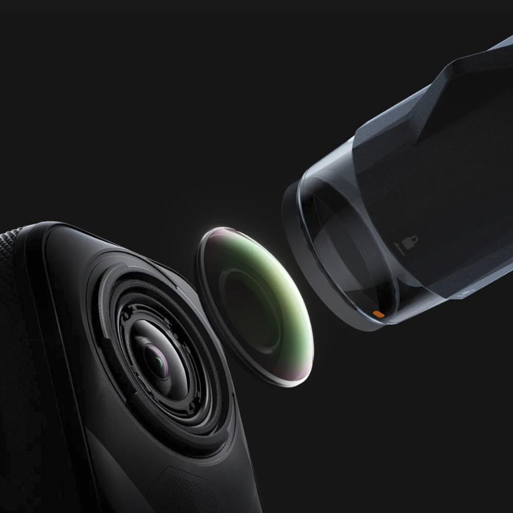 عدسة Insta360 X5 القابلة للاستبدال مع جسم الكاميرا